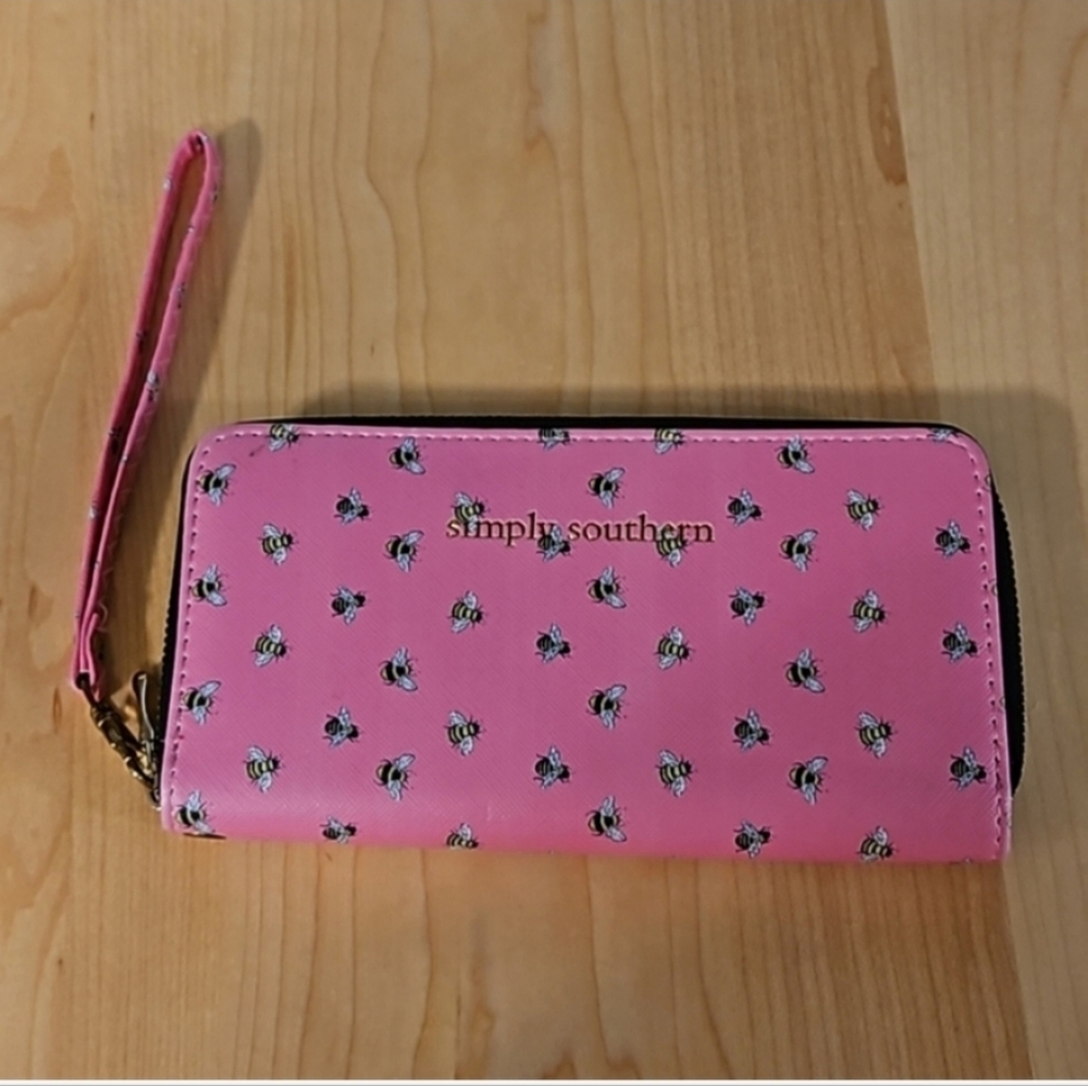 Simply Southern Pink Bee Print Wallet